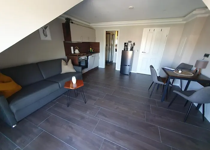 Apartment Neumühler Hof- Benjamin Mit Großer Privater Dachterasse Und Guter Anbindung In