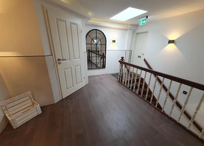 Neumühler Hof- Benjamin Mit Großer Privater Dachterasse Und Guter Anbindung In Apartment Schwerin (Mecklenburg-Vorpommern)